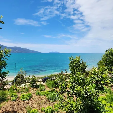 Sara Landscape Sea View And Private فلورا